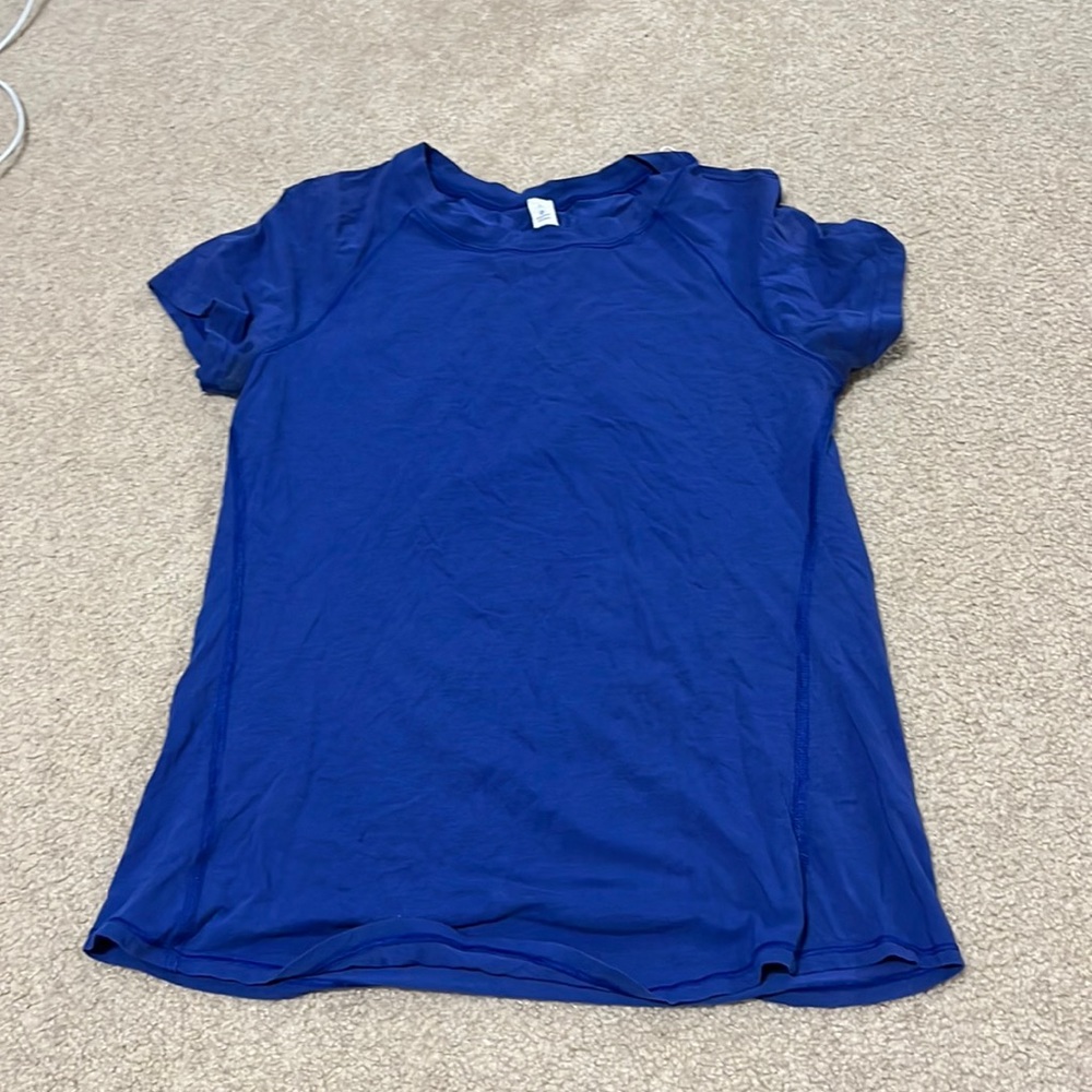Lululemon womens tee shirt size 4